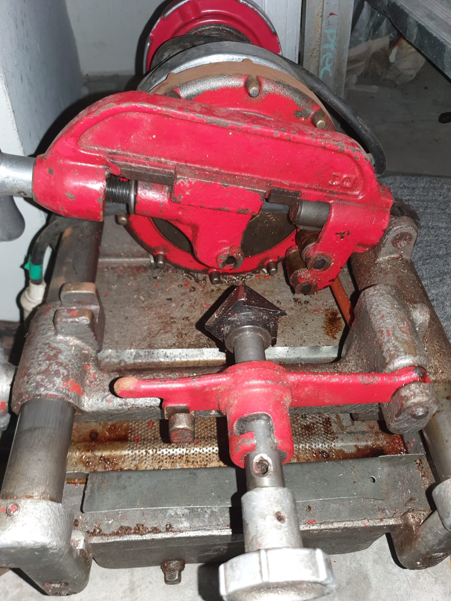 Threading Machine